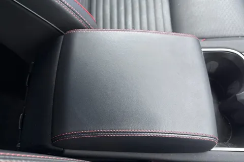 47 of 50 for Land Rover Discovery Sport 2.0 D200 R-Dynamic HSE 5dr