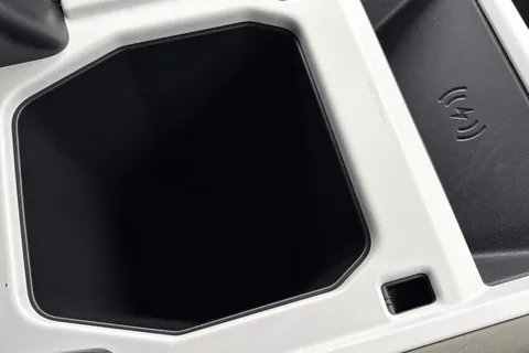 DP75UWN Land Rover Defender 90 3.0 D250 90 S 3dr Thumbnail #47