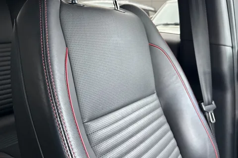 49 of 50 for Land Rover Discovery Sport 2.0 D200 R-Dynamic HSE 5dr