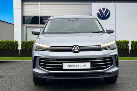KV25NYG Volkswagen Tiguan 1.5 TSI eHybrid Elegance 5dr DSG | Area View Camera | Adaptive Cruise Contr Thumbnail #6