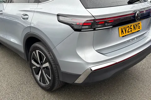 KV25NYG Volkswagen Tiguan 1.5 TSI eHybrid Elegance 5dr DSG | Area View Camera | Adaptive Cruise Contr Thumbnail #8