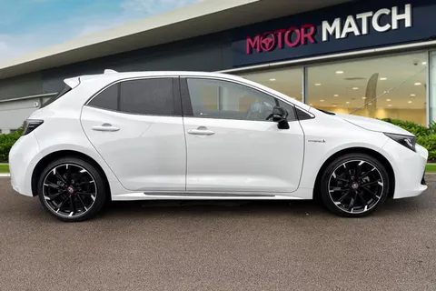 DG21KUD Toyota Corolla 1.8 VVT-h GR SPORT CVT Euro 6 (s/s) 5dr Thumbnail #4