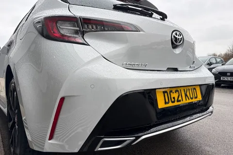 DG21KUD Toyota Corolla 1.8 VVT-h GR SPORT CVT Euro 6 (s/s) 5dr Thumbnail #9