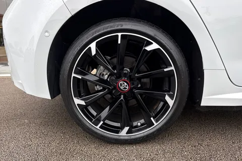 DG21KUD Toyota Corolla 1.8 VVT-h GR SPORT CVT Euro 6 (s/s) 5dr Thumbnail #11