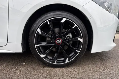 DG21KUD Toyota Corolla 1.8 VVT-h GR SPORT CVT Euro 6 (s/s) 5dr Thumbnail #12