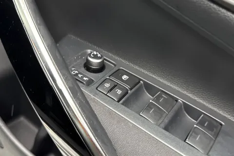 DG21KUD Toyota Corolla 1.8 VVT-h GR SPORT CVT Euro 6 (s/s) 5dr Thumbnail #40