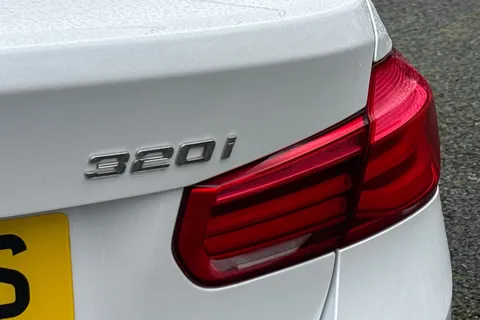 MC66WYS BMW 3 Series 2.0 320i Sport Auto Euro 6 (s/s) 4dr Thumbnail #32