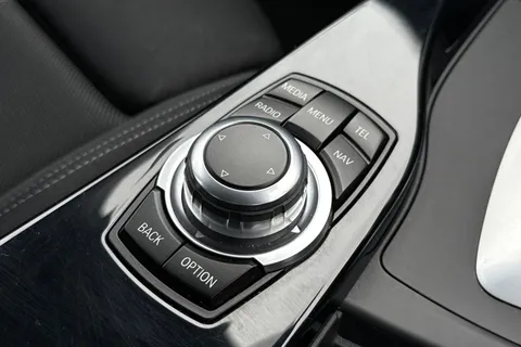 MC66WYS BMW 3 Series 2.0 320i Sport Auto Euro 6 (s/s) 4dr Thumbnail #44