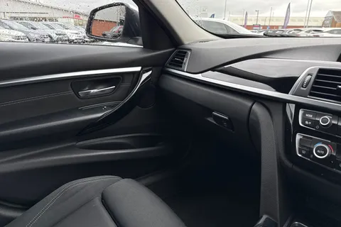 MC66WYS BMW 3 Series 2.0 320i Sport Auto Euro 6 (s/s) 4dr Thumbnail #46