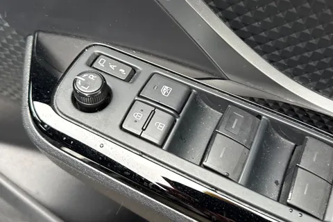 PN23UJS Toyota C-Hr 1.8 VVT-h GR SPORT CVT Euro 6 (s/s) 5dr Thumbnail #41