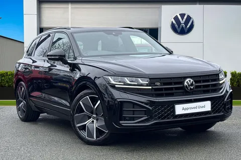AO75EFU Volkswagen Touareg 3.0 V6 TDI 4Motion 286 Black Edition 5dr Tip Auto | Air Suspension | Towbar Thumbnail #2