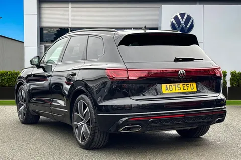 AO75EFU Volkswagen Touareg 3.0 V6 TDI 4Motion 286 Black Edition 5dr Tip Auto | Air Suspension | Towbar Thumbnail #3