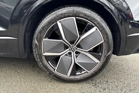 AO75EFU Volkswagen Touareg 3.0 V6 TDI 4Motion 286 Black Edition 5dr Tip Auto | Air Suspension | Towbar Thumbnail #13