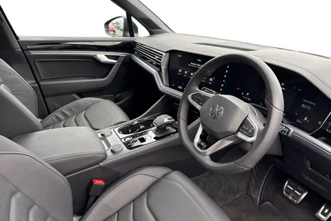 AO75EFU Volkswagen Touareg 3.0 V6 TDI 4Motion 286 Black Edition 5dr Tip Auto | Air Suspension | Towbar Thumbnail #15