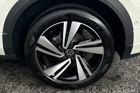 KM25SXK Volkswagen T-Roc 1.5 TSI R-Line 5dr DSG Thumbnail #11