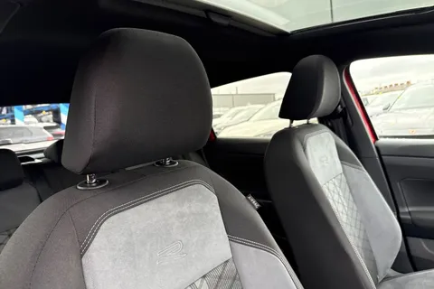 MK23NTA Volkswagen Taigo 1.0 TSI 110 R-Line 5dr DSG **PAN ROOF, BLACK DESIGN PACK, HEATED SEATS** Thumbnail #25