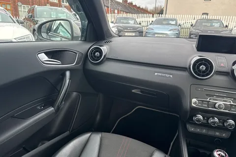 AJ16WSO Audi S1 2.0 TFSI Sportback quattro Euro 6 (s/s) 5dr Thumbnail #16