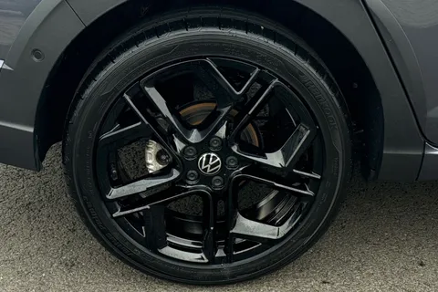 DC25WUK Volkswagen Taigo 1.5 TSI 150 Black Edition **REVERSING CAMERA + SPACE SAVER** Thumbnail #13