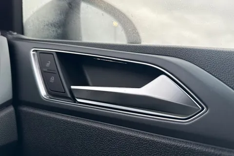 DC25WUK Volkswagen Taigo 1.5 TSI 150 Black Edition **REVERSING CAMERA + SPACE SAVER** Thumbnail #22