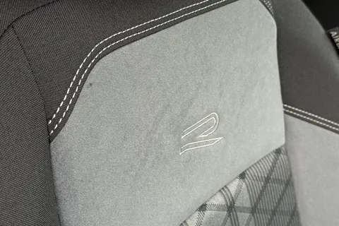 DC25WUK Volkswagen Taigo 1.5 TSI 150 Black Edition **REVERSING CAMERA + SPACE SAVER** Thumbnail #34