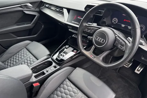 14 of 57 for Audi RS 3 RS 3 Sportback Carbon Black 400 PS S tronic