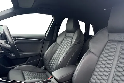 16 of 57 for Audi RS 3 RS 3 Sportback Carbon Black 400 PS S tronic