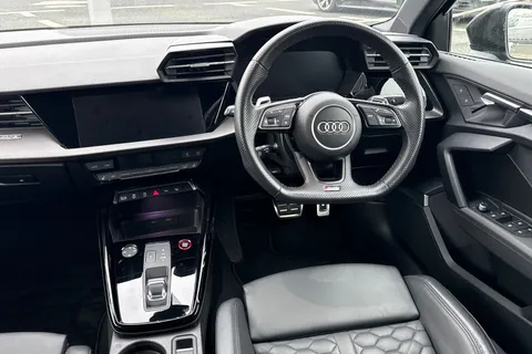 18 of 57 for Audi RS 3 RS 3 Sportback Carbon Black 400 PS S tronic