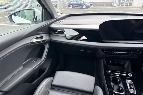 RE74SNX Audi Q6 E-Tron Q6 SUV Sport e-tron performance  225,00 kW Thumbnail #21