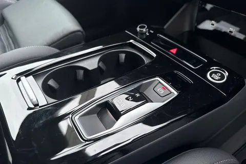 RE74SNX Audi Q6 E-Tron Q6 SUV Sport e-tron performance  225,00 kW Thumbnail #24