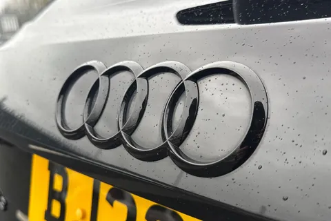 28 of 57 for Audi RS 3 RS 3 Sportback Carbon Black 400 PS S tronic