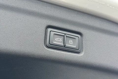 RE74SNX Audi Q6 E-Tron Q6 SUV Sport e-tron performance  225,00 kW Thumbnail #34