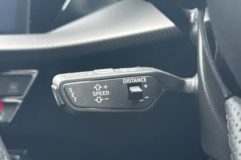 38 of 57 for Audi RS 3 RS 3 Sportback Carbon Black 400 PS S tronic