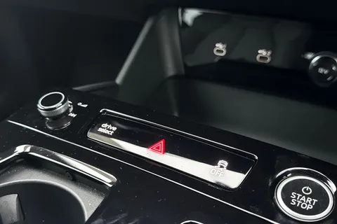 RE74SNX Audi Q6 E-Tron Q6 SUV Sport e-tron performance  225,00 kW Thumbnail #54