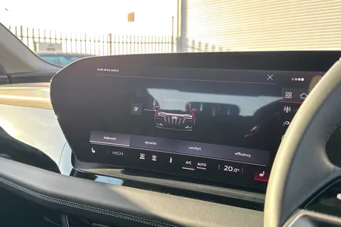 RE74SNX Audi Q6 E-Tron Q6 SUV Sport e-tron performance  225,00 kW Thumbnail #56