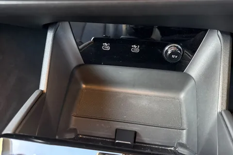 RE74SNX Audi Q6 E-Tron Q6 SUV Sport e-tron performance  225,00 kW Thumbnail #60