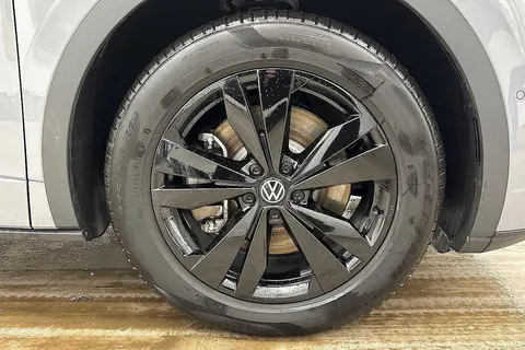 KM75OEZ Volkswagen ID.5 210kW Black Edition Pro 77kWh 5dr Auto **HEAT PUMP + TOW BAR** Thumbnail #5