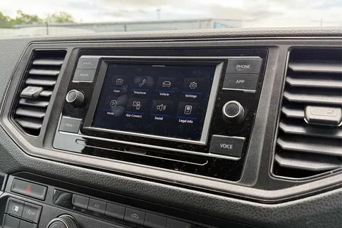 DE24XBO Volkswagen Crafter 2.0 TDI 140PS Commerce Plus High Roof Van Thumbnail #12