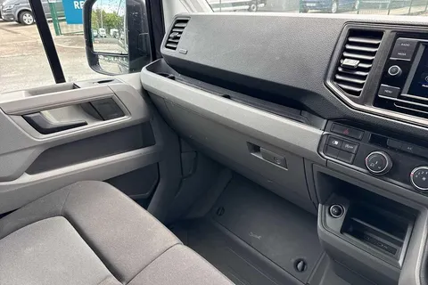 DE24XBO Volkswagen Crafter 2.0 TDI 140PS Commerce Plus High Roof Van Thumbnail #15