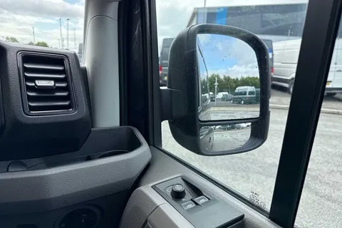 DE24XBO Volkswagen Crafter 2.0 TDI 140PS Commerce Plus High Roof Van Thumbnail #18