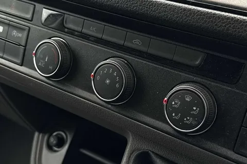 DE24XBO Volkswagen Crafter 2.0 TDI 140PS Commerce Plus High Roof Van Thumbnail #19