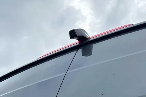 DE24XBO Volkswagen Crafter 2.0 TDI 140PS Commerce Plus High Roof Van Thumbnail #32