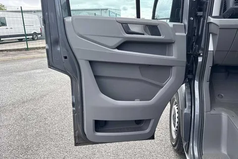 DE24XBO Volkswagen Crafter 2.0 TDI 140PS Commerce Plus High Roof Van Thumbnail #34