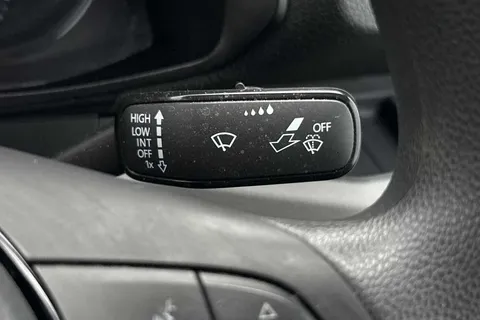 DE24XBO Volkswagen Crafter 2.0 TDI 140PS Commerce Plus High Roof Van Thumbnail #39