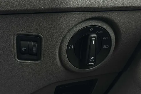 DE24XBO Volkswagen Crafter 2.0 TDI 140PS Commerce Plus High Roof Van Thumbnail #41