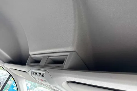 DE24XBO Volkswagen Crafter 2.0 TDI 140PS Commerce Plus High Roof Van Thumbnail #44