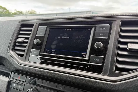 DE24XBO Volkswagen Crafter 2.0 TDI 140PS Commerce Plus High Roof Van Thumbnail #49