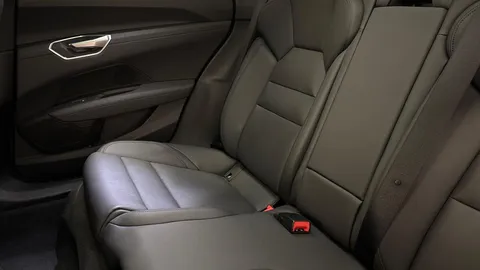 DC22HNV Audi e-tron GT 93.4kWh Auto quattro 4dr Thumbnail #8