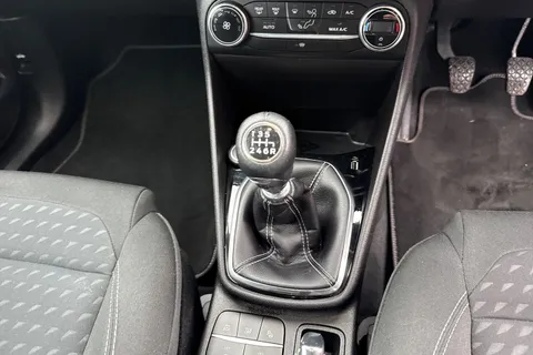 23 of 53 for Ford Fiesta 1.0T EcoBoost Titanium Euro 6 (s/s) 3dr