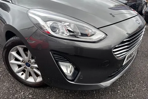 33 of 53 for Ford Fiesta 1.0T EcoBoost Titanium Euro 6 (s/s) 3dr