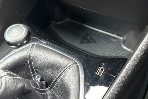 47 of 53 for Ford Fiesta 1.0T EcoBoost Titanium Euro 6 (s/s) 3dr